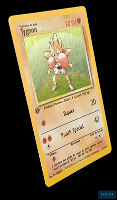une carte sur laquelle figure l'image d'un personnage de Pokémon