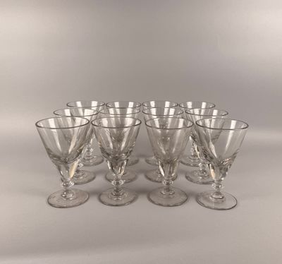 Suite de douze grandes coupe à glace sur piédouche.