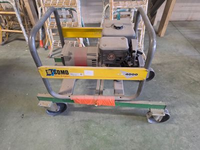 une image représentant une machine posée sur un chariot