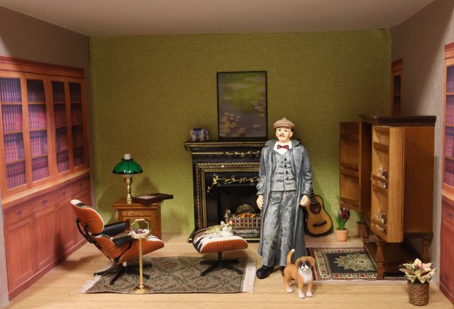 Diorama. Composition miniature, dans une vitrine en bois, vitre e...