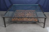Table basse carrée, plateau verre, piétement en fer forgé