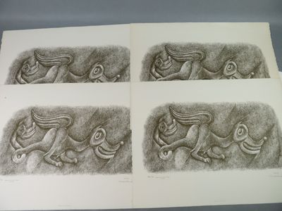 quatre dessins représentant un oiseau et un chien sur une page