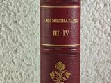 une image représentant une pile de livres posée sur une table
