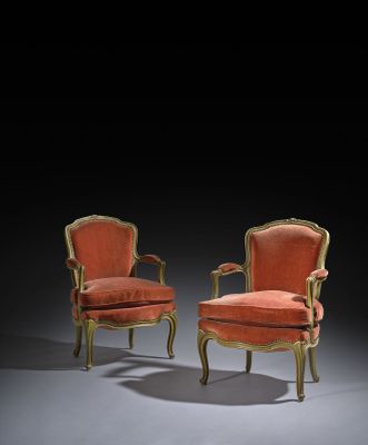 paire de fauteuils de style louis xv