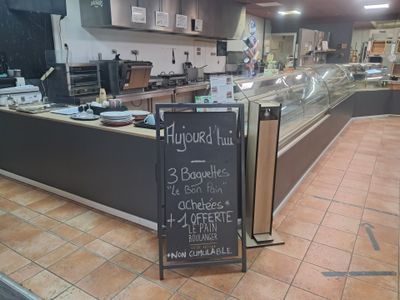 2 Vitrines réfrigérées pour une 16 grilles et l'autre 10 gri…
