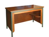 une image représentant un bureau avec un plateau en bois et des pieds en métal