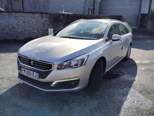 Véhicule particulier PEUGEOT 508 Break Phase 2 SW 1.6 BlueHDI S&S...