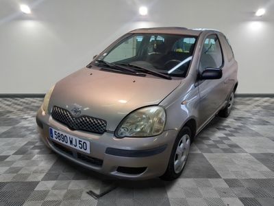 TOYOTA - YARIS 65 VVT-I LINÃ©A TERRA - ES - Mise en service:…