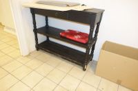 SUR DESIGNATION : Une table, une console bois et un pouf