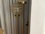 une paire de lampadaires de style « mid-century » inspirés du style « Person »