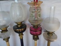 Ensemble de quatre lampes à pétrole fut colonne en onyx et l… (photo 5)