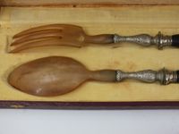 Petit lot en métal argenté comprenant une assiette de la mai… (photo 4)