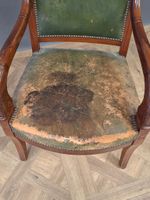 Fauteuil en acajou et placage d'acajou garni de cuir vert, l… (photo 2)