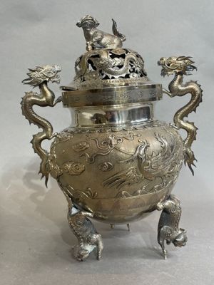 CHINE DU SUD, vers 1900 Brûle-parfum tripode en argent finem… - Photo 1