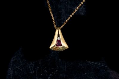 Collier en or jaune 18K (750/1000) composé d'une chaine mail…
