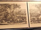 deux pages d'un livre exposées sur une table