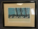 tableau encadré représentant une volée d'oiseaux marchant dans la neige