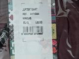 a label that says wear a bit of barcelona on it