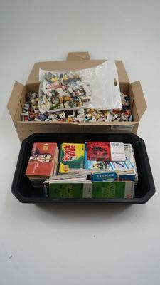 Une collection de fèves contemporaines et une collection de … - Photo 1