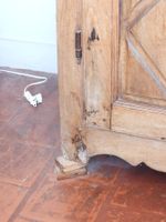 PETITE ARMOIRE en bois naturel ouvrant en façade par deux po… (photo 6)