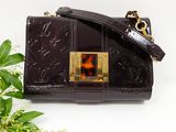 louis vu vu bag in black patent with gold hardware and tortoise