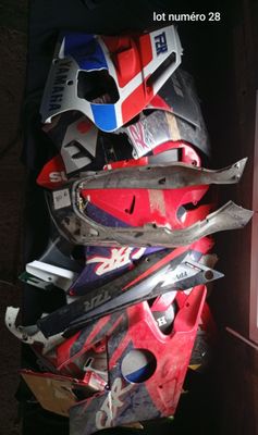 Flancs de carénage + 1 coque arrière gsxr, état d'usa…
