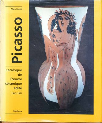 livre jaune et noir avec l'image d'une femme sur un vase