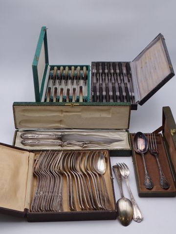 Ercuis : ménagère en coffret en métal argenté comprenant 12 fourc...