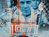 une affiche dédicacée représentant une Porsche de course, avec deux hommes en arrière-plan