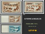 quatre timbres représentant différents types d'affranchissements sur fond noir