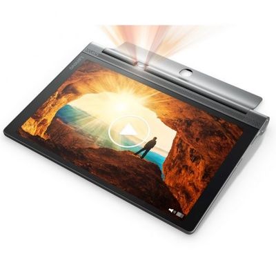 une tablette sur laquelle se tient une personne, avec une vidéo qui sort de l'écran