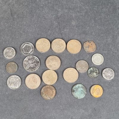 Lot de pièces françaises et étrangères, principalement XXe, …