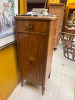 Meuble à hauteur d’appui en bois de placage ouvrant à 1 tiro…