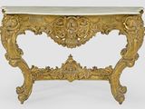 table console ancienne avec un plateau en marbre et un décor à la feuille d'or