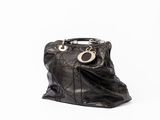 Sac à main Chanel en cuir d'agneau matelassé noir, avec finitions argentées