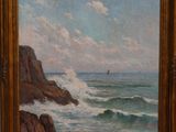 une peinture à l'huile représentant une scène de plage avec un voilier au loin