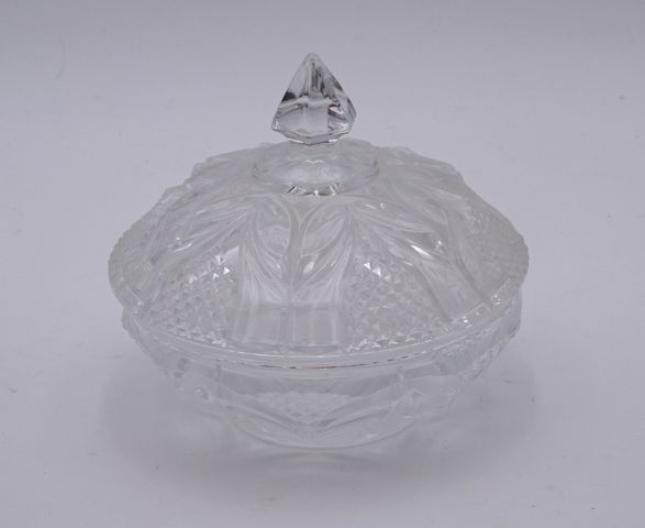 Bonbonnière en cristal D : 17