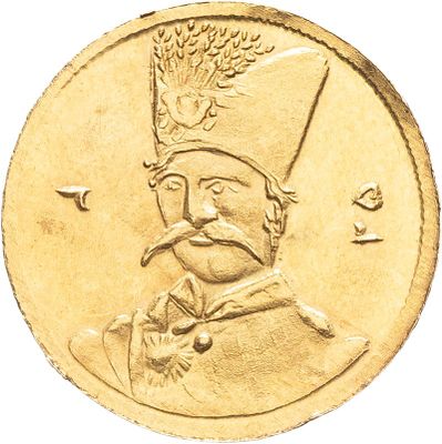 l'image d'une pièce d'or sur laquelle figure un homme portant un chapeau et une moustache
