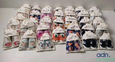 Lot de 34 paires de chaussons/sneakers bébé LAIT ET MIEL de …