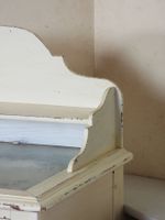 PETITE COIFFEUSE d'enfant en bois mouluré, sculpté et laqué … (photo 5)