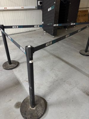 Poteaux de guidage avec sangle retractable (en l'état, sans …