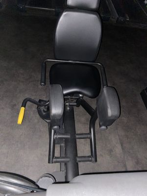VENDU SUR DESIGNATION - Banc ABDUCTOR TECHNOGYM SE TROUVANT …