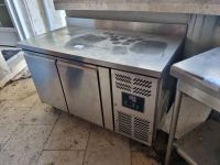 1 enfilade réfrigérée inox à 2 portes, adossée GNH2200TN gaz…