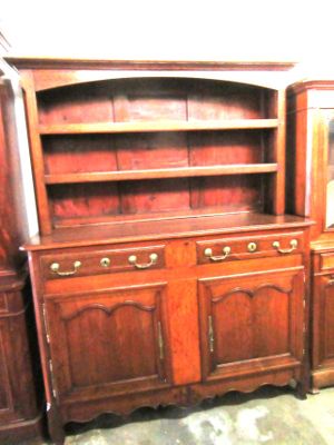 Vaisselier EN Chene Sculpte Ouvrant Par Deux Portes ET…