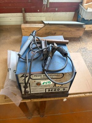 a machine that is sitting on top of a box