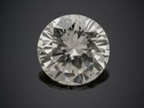 une image représentant un diamant sur fond noir