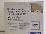 emballage d'une boîte présentant un trou sur le côté