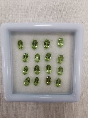 PERIDOT IF à VVS Nbr 16 Pakistan ovale 5 x 3 4,12ct