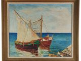 une peinture à l'huile représentant deux bateaux sur l'eau, près d'un rivage rocheux