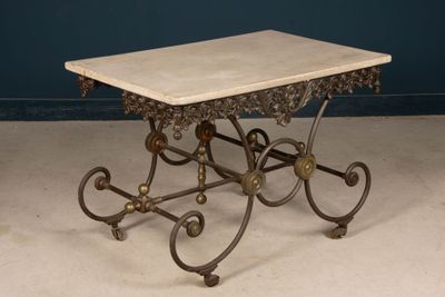 Table de boucher en fonte de fer, acier, laiton et plateau d…